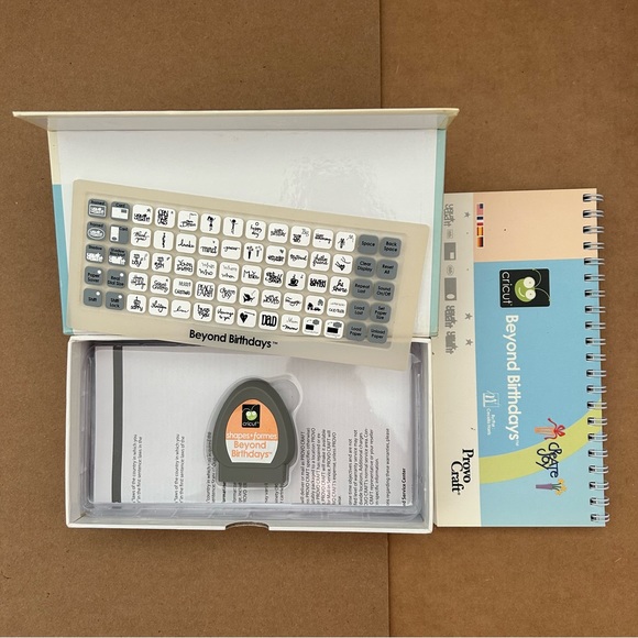 Cricut BEYOND BIRTHDAYS cardmaking shape - Picture 2 of 15